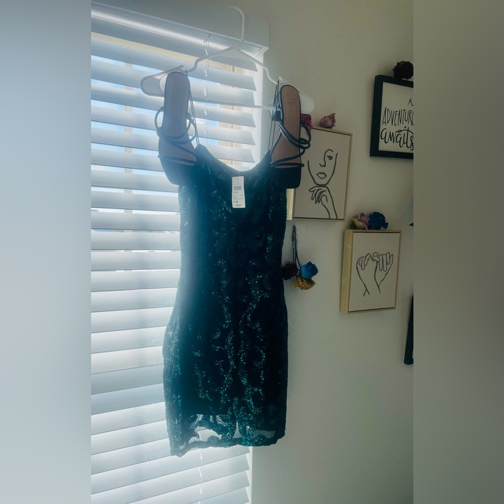 Windsor Dress: Med & Short.
